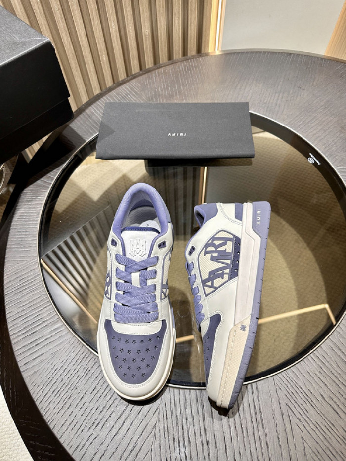 AR1M1 Low-Top Sneaker