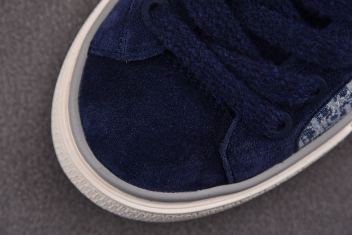 DR B33 SNEAKER