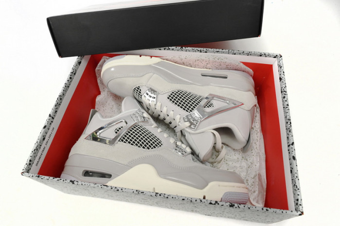 Air Jordan 4 WMNS “Frozen Moments” AQ9129-001