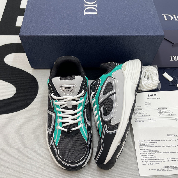 DR B30 Sneakers