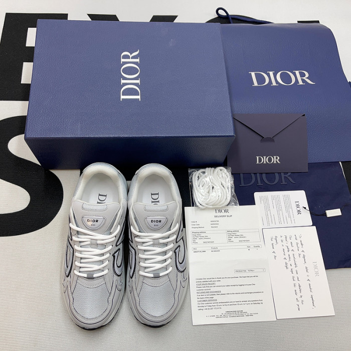 DR B30 Sneakers