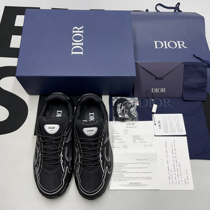 DR B30 Sneakers
