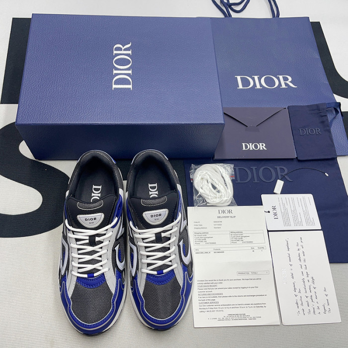 DR B30 Sneakers