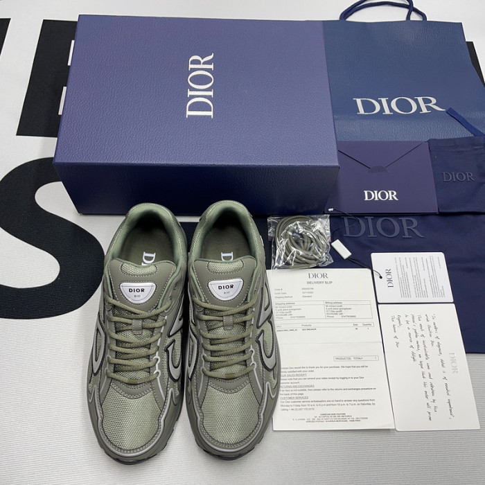 DR B30 Sneakers