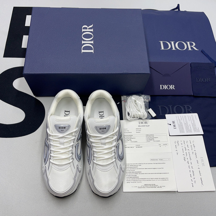 DR B30 Sneakers
