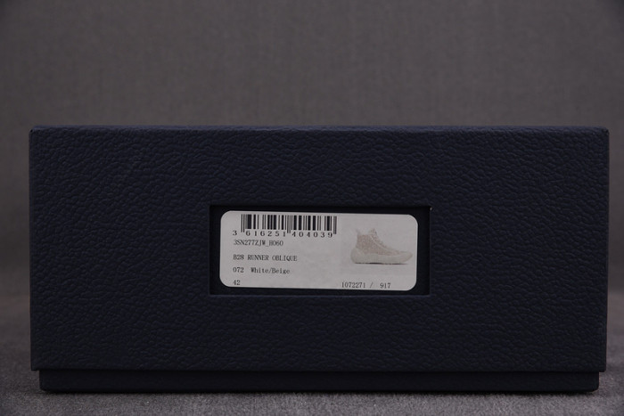 DR B28 Sneakers