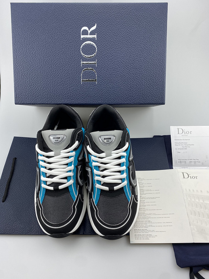 DR B30 Sneakers