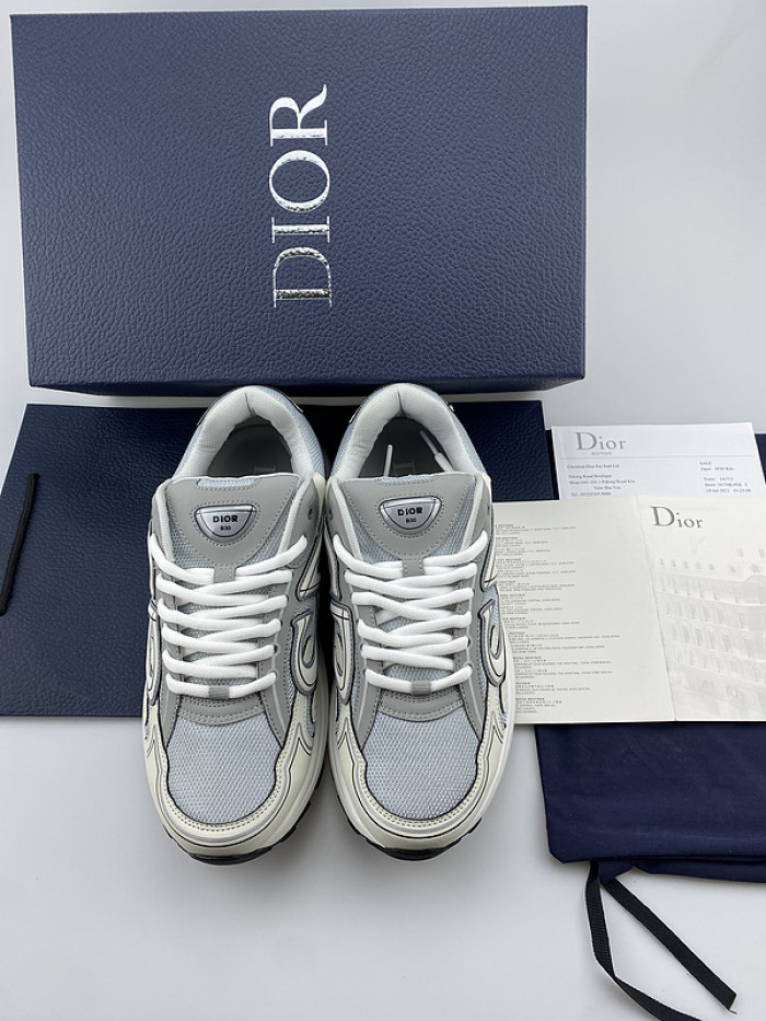 DR B30 Sneakers