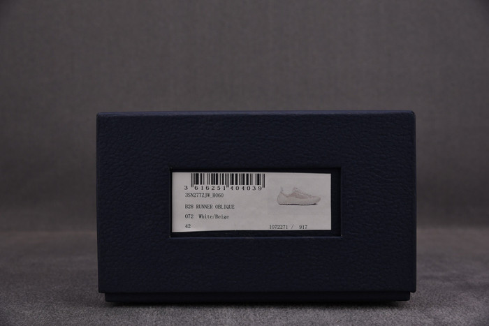 DR B28 Sneakers