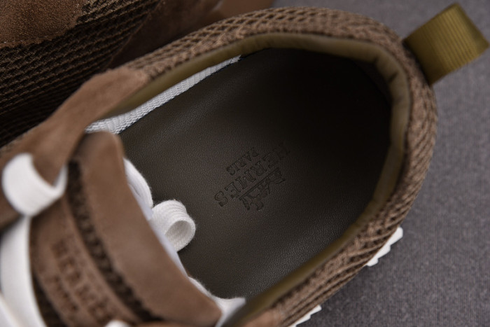 H**mes bouncing sneaker