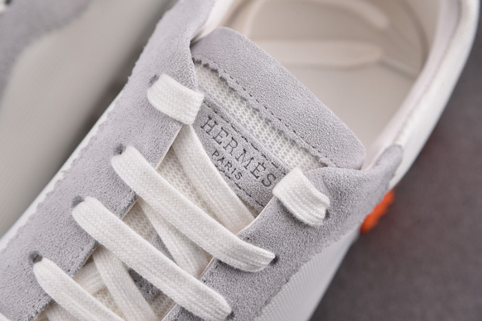 H**mes bouncing sneaker