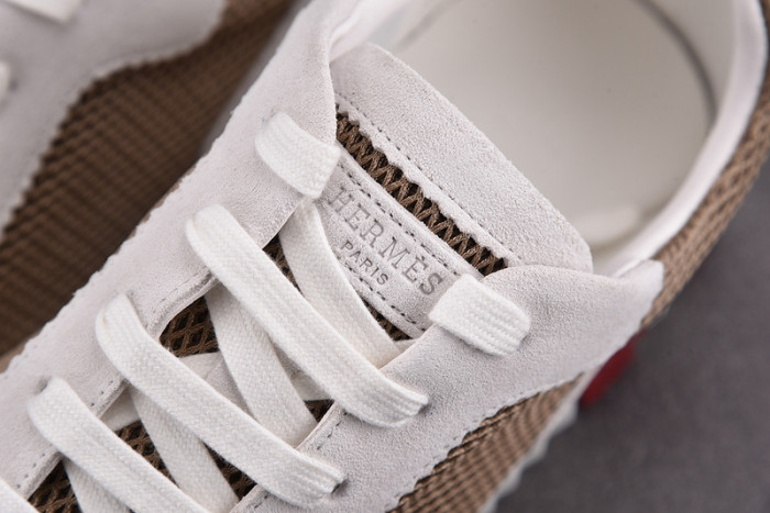 H**mes bouncing sneaker