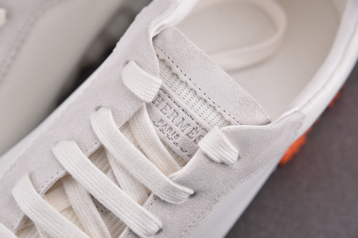 H**mes bouncing sneaker