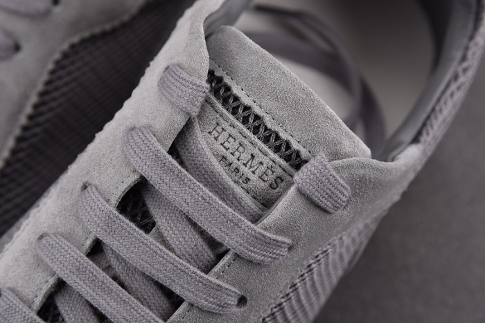 H**mes bouncing sneaker