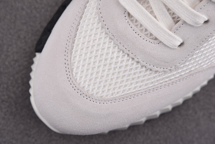H**mes bouncing sneaker