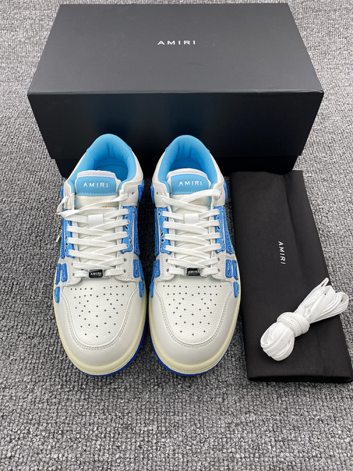 AR1M1 Low-Top Sneaker