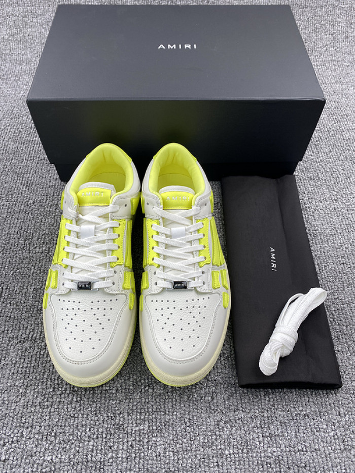 AR1M1 Low-Top Sneaker