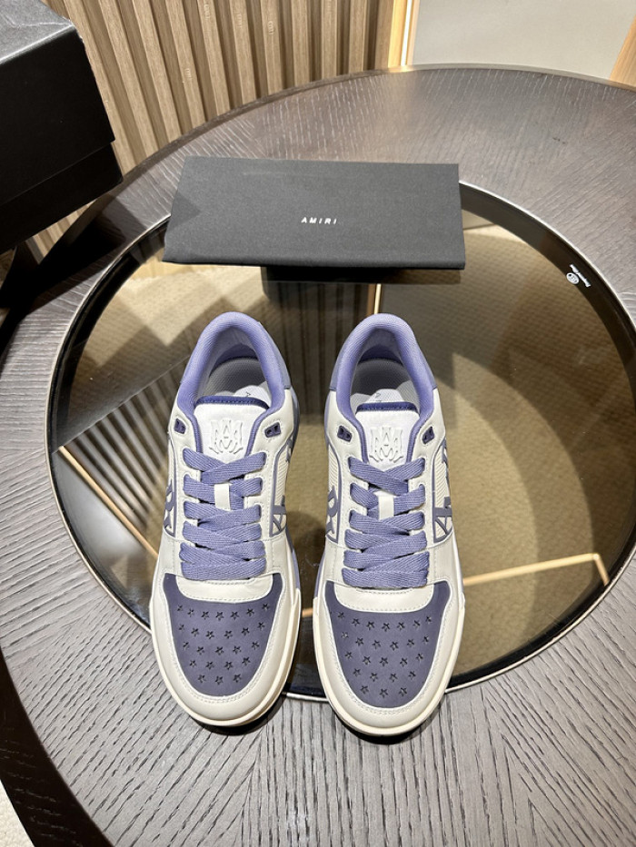 AR1M1 Low-Top Sneaker