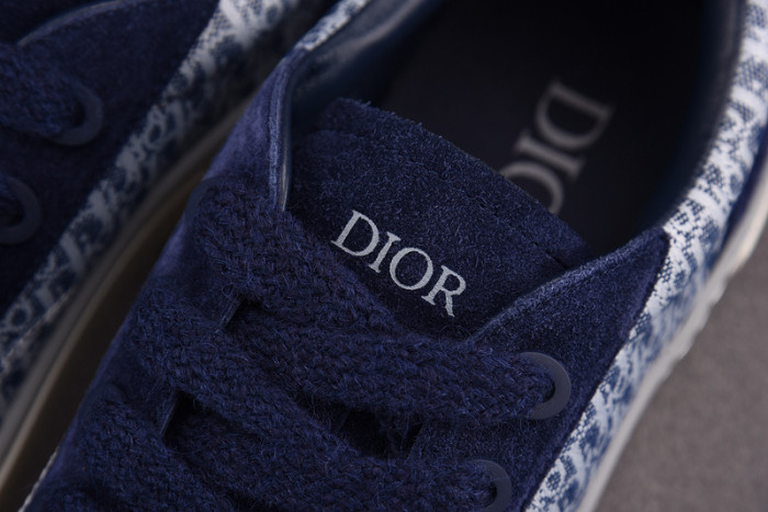 DR B33 SNEAKER