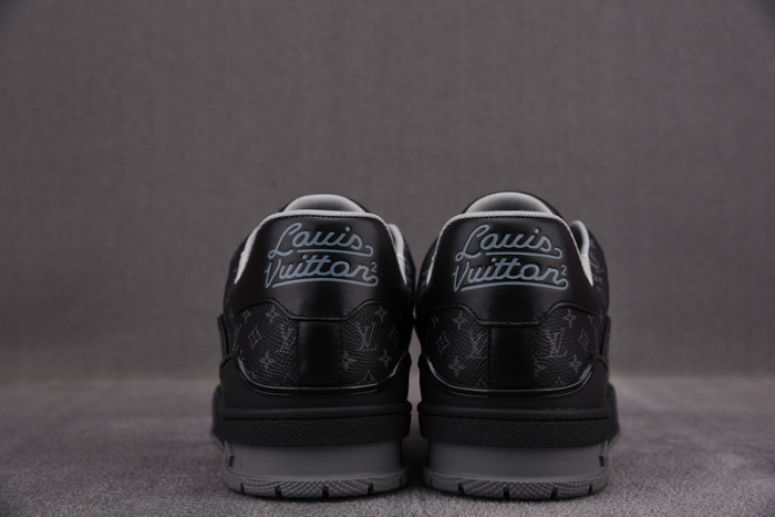 LV TRAINER SNEAKER LOW