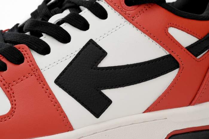 OFF-WHITE SNEAKER