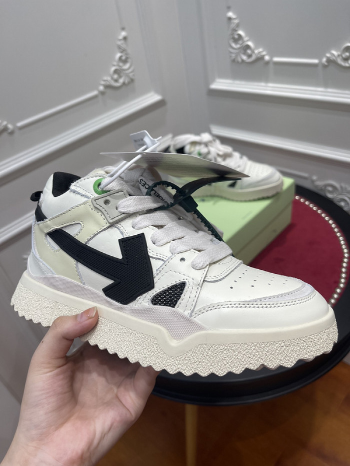 OFF-WHITE SNEAKER