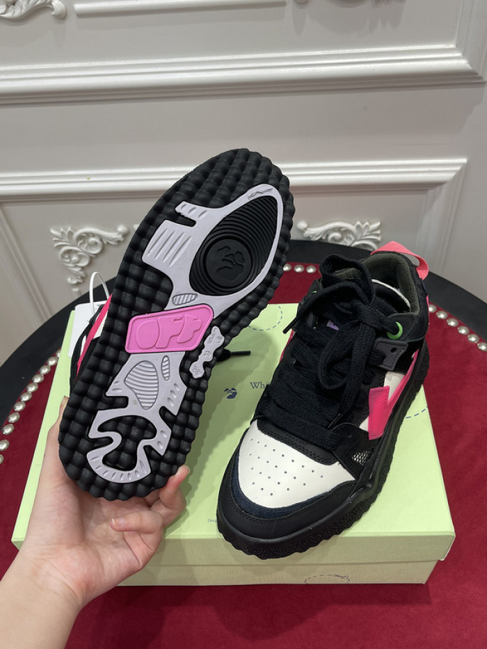 OFF-WHITE SNEAKER