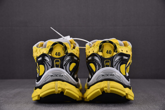 BLCG RUNNER SNEAKER 677403 W2RD3 0510