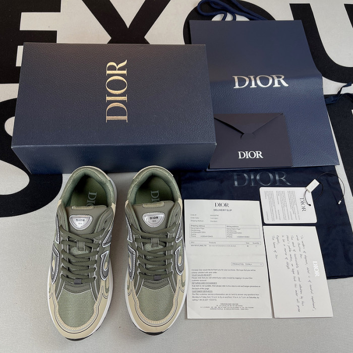DR B30 Sneakers