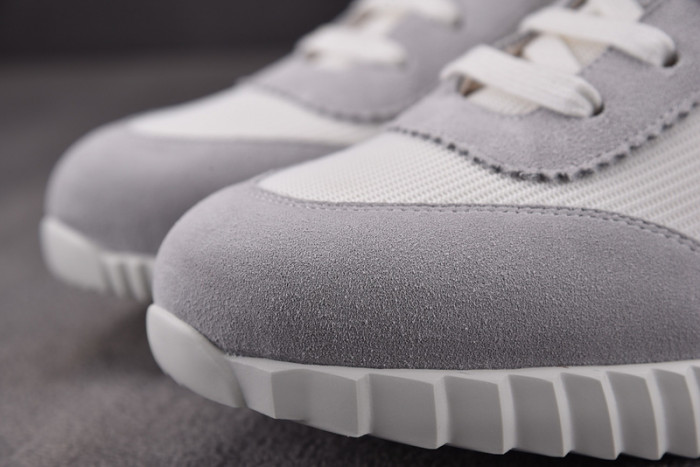 H**mes bouncing sneaker