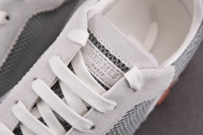 H**mes bouncing sneaker