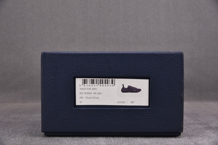 DR B28 Sneakers