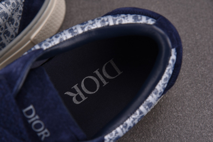DR B33 SNEAKER
