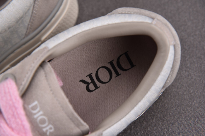 DR B33 SNEAKER