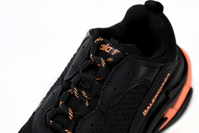 BLCG TRIPLE S SNEAKER 524039 W2FA1 9188