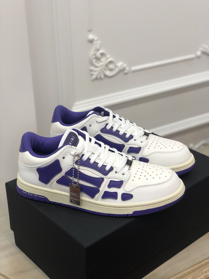 AR1M1 Low-Top Sneaker