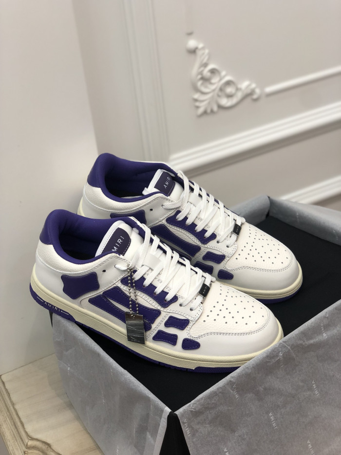 AR1M1 Low-Top Sneaker