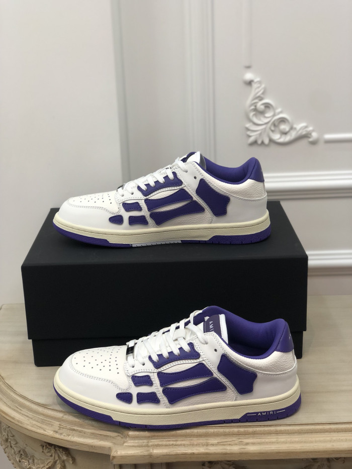AR1M1 Low-Top Sneaker