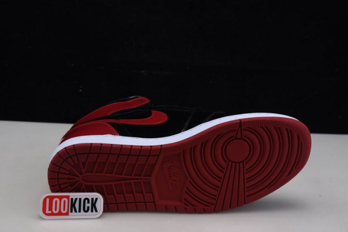 Air Jordan 1 High OG “Bred Patent” 555088-063