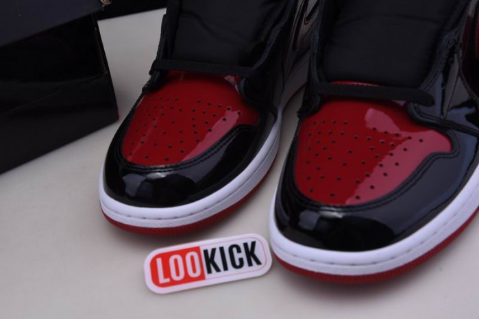 Air Jordan 1 High OG “Bred Patent” 555088-063