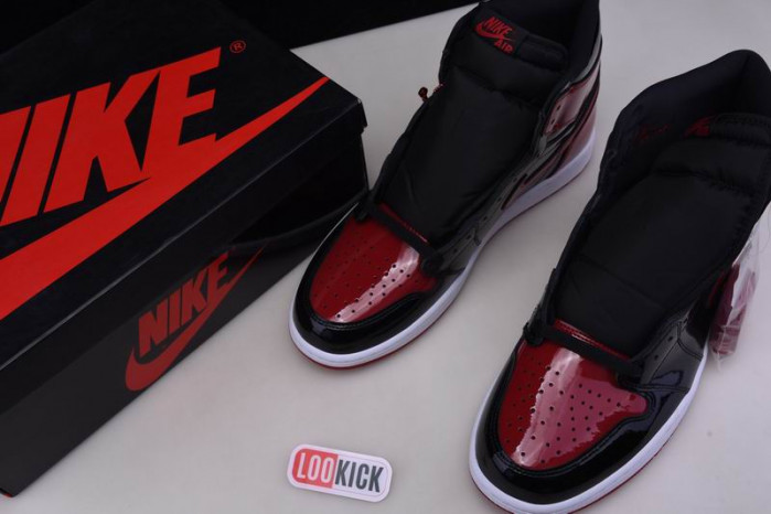 Air Jordan 1 High OG “Bred Patent” 555088-063