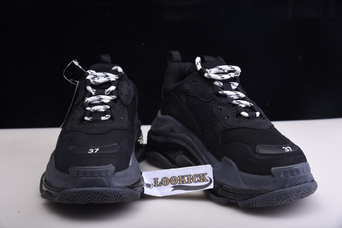 BLCG Wmns Triple S Trainer 