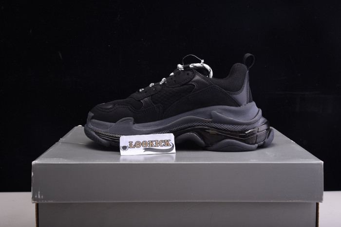 BLCG Wmns Triple S Trainer 