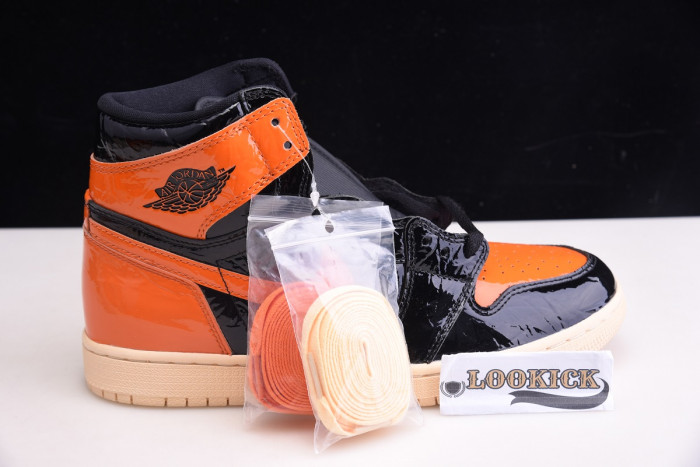 Air Jordan 1 Retro High Shattered Backboard 3.0 - 555088-028