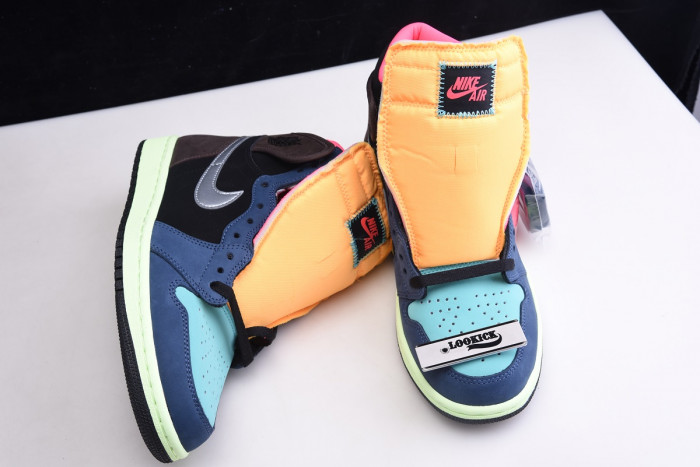 AIR JORDAN 1 RETRO HIGH TOKYO BIO HACK 555088-201