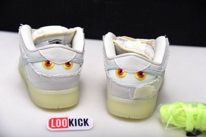 Nike SB Dunk Low “Mummy” DM0774-111