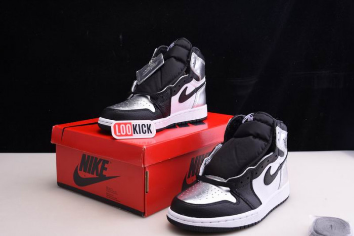 AIR JORDAN 1 HIGH OG WMNS “SILVER TOE” CD0461-001