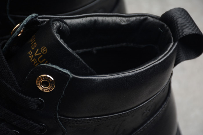 LV TRAINER SNEAKER HIGH