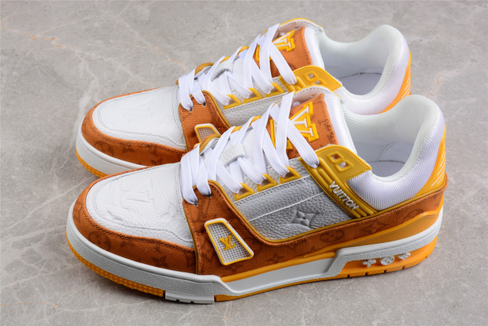 LV TRAINER SNEAKER LOW