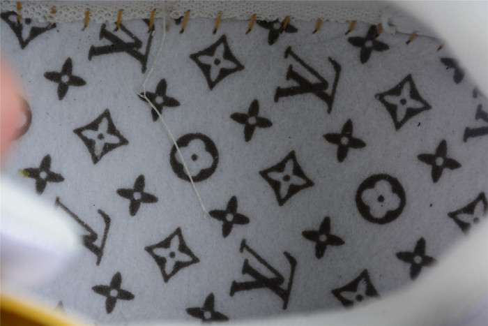 LV TRAINER SNEAKER LOW